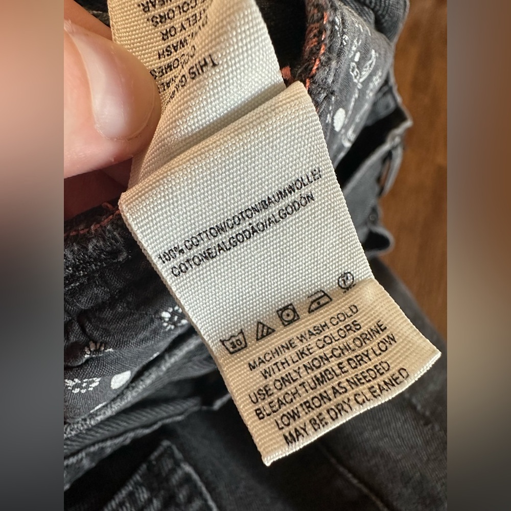 We the free FREE PEOPLE: DISTRESSED BLACK MAGGIE JEANS size 27 OB901514 - Picture 3 of 9